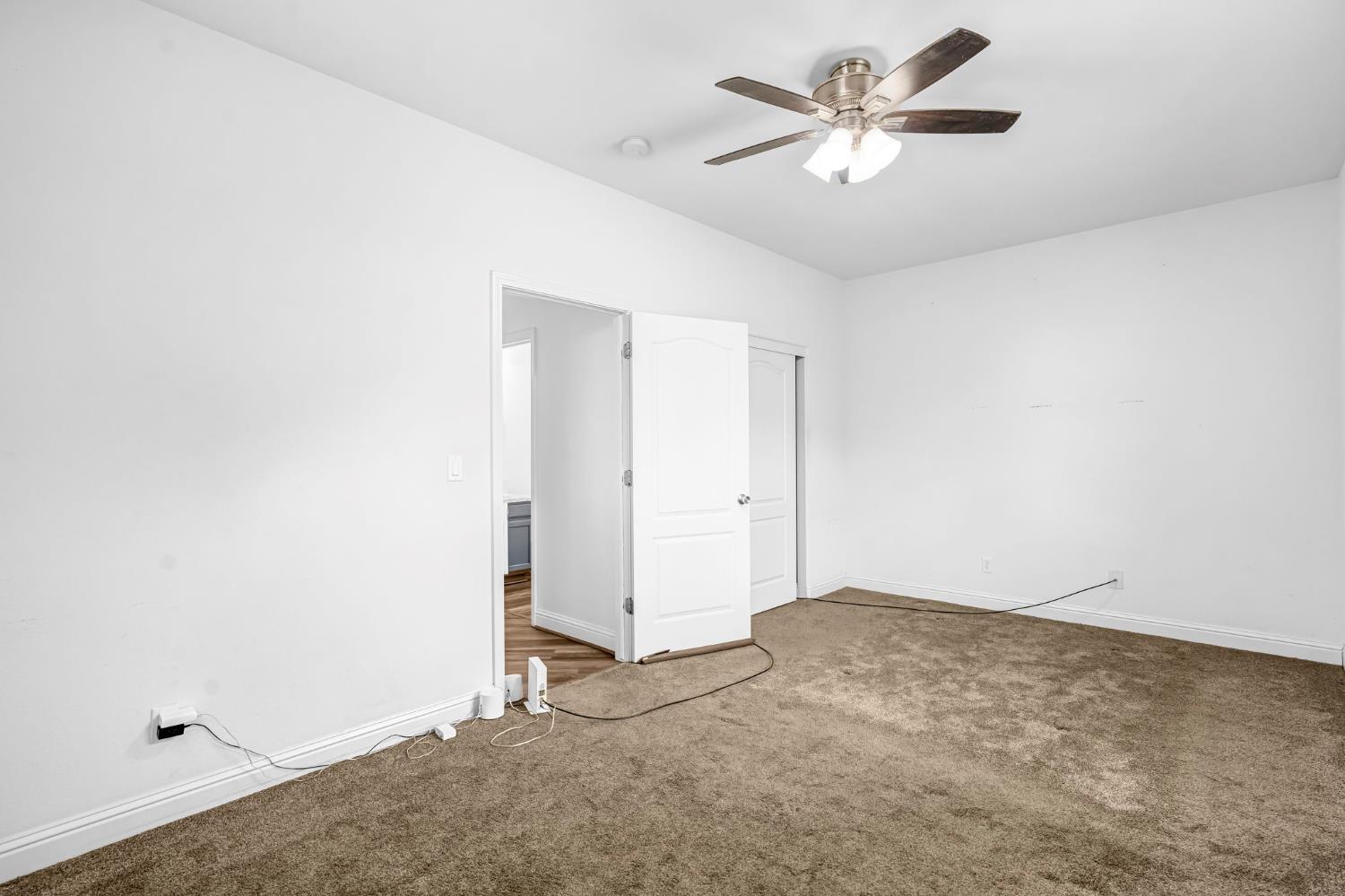 2768 Goshen Ave, Clovis, CA 93611