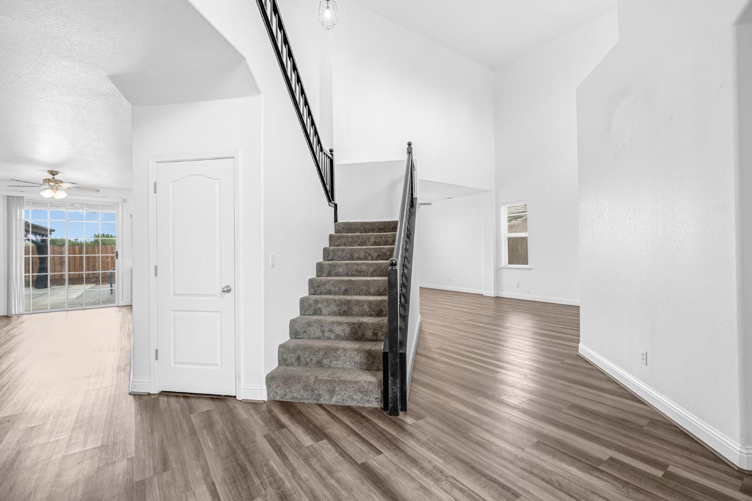 2768 Goshen Ave, Clovis, CA 93611