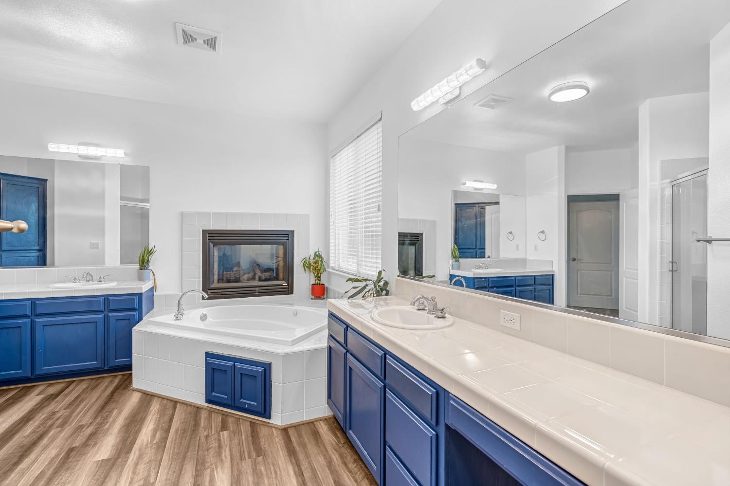 2768 Goshen Ave, Clovis, CA 93611