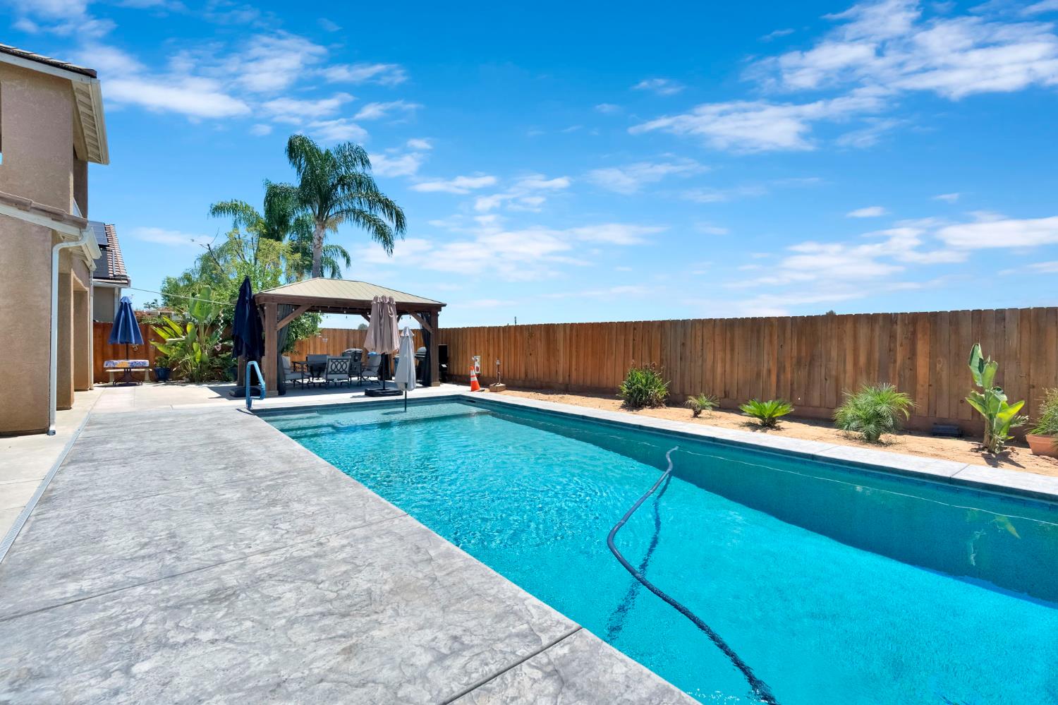2768 Goshen Ave, Clovis, CA 93611