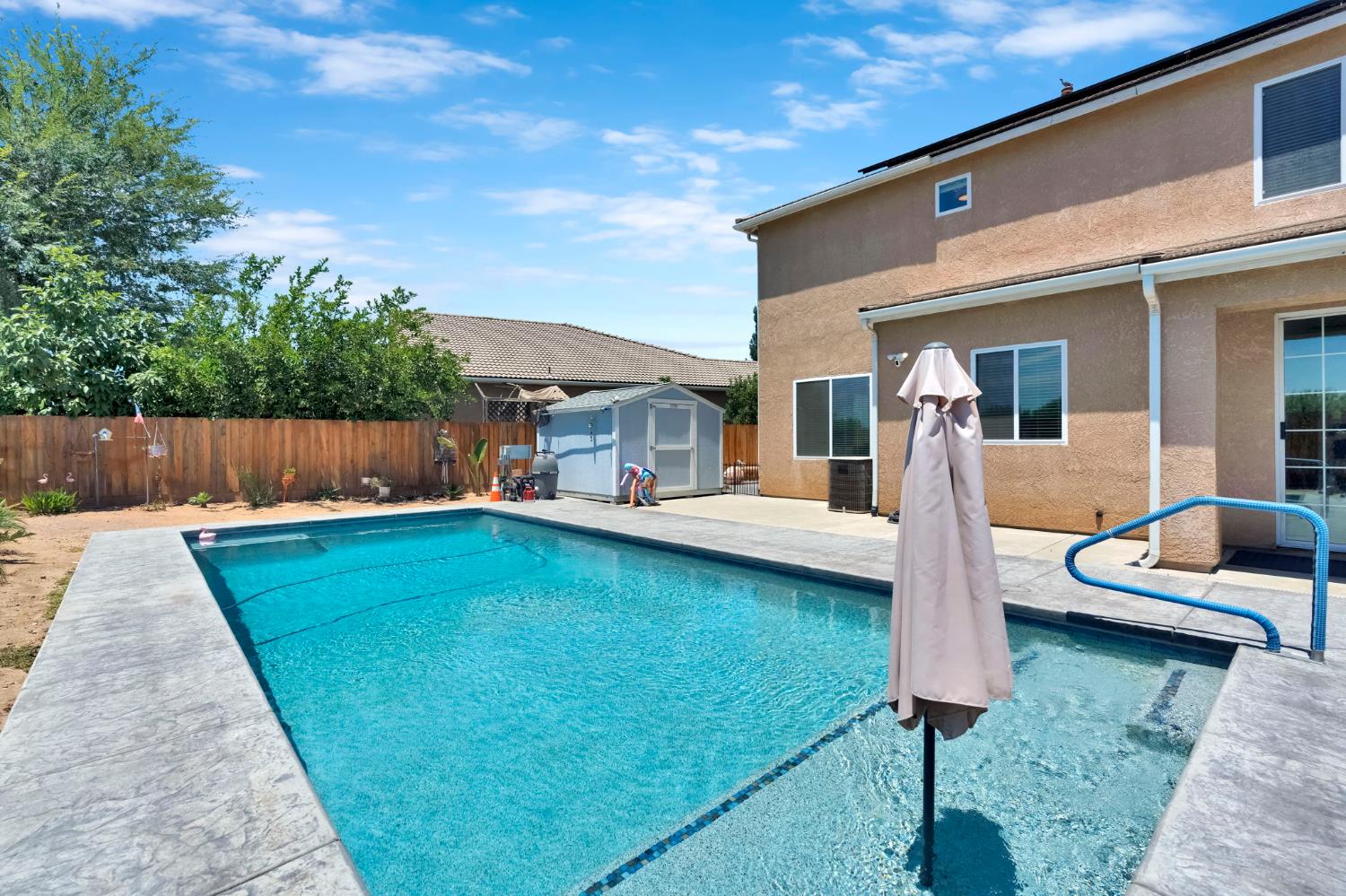 2768 Goshen Ave, Clovis, CA 93611
