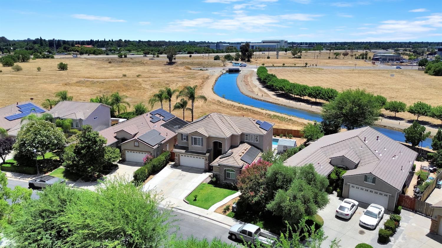 2768 Goshen Ave, Clovis, CA 93611