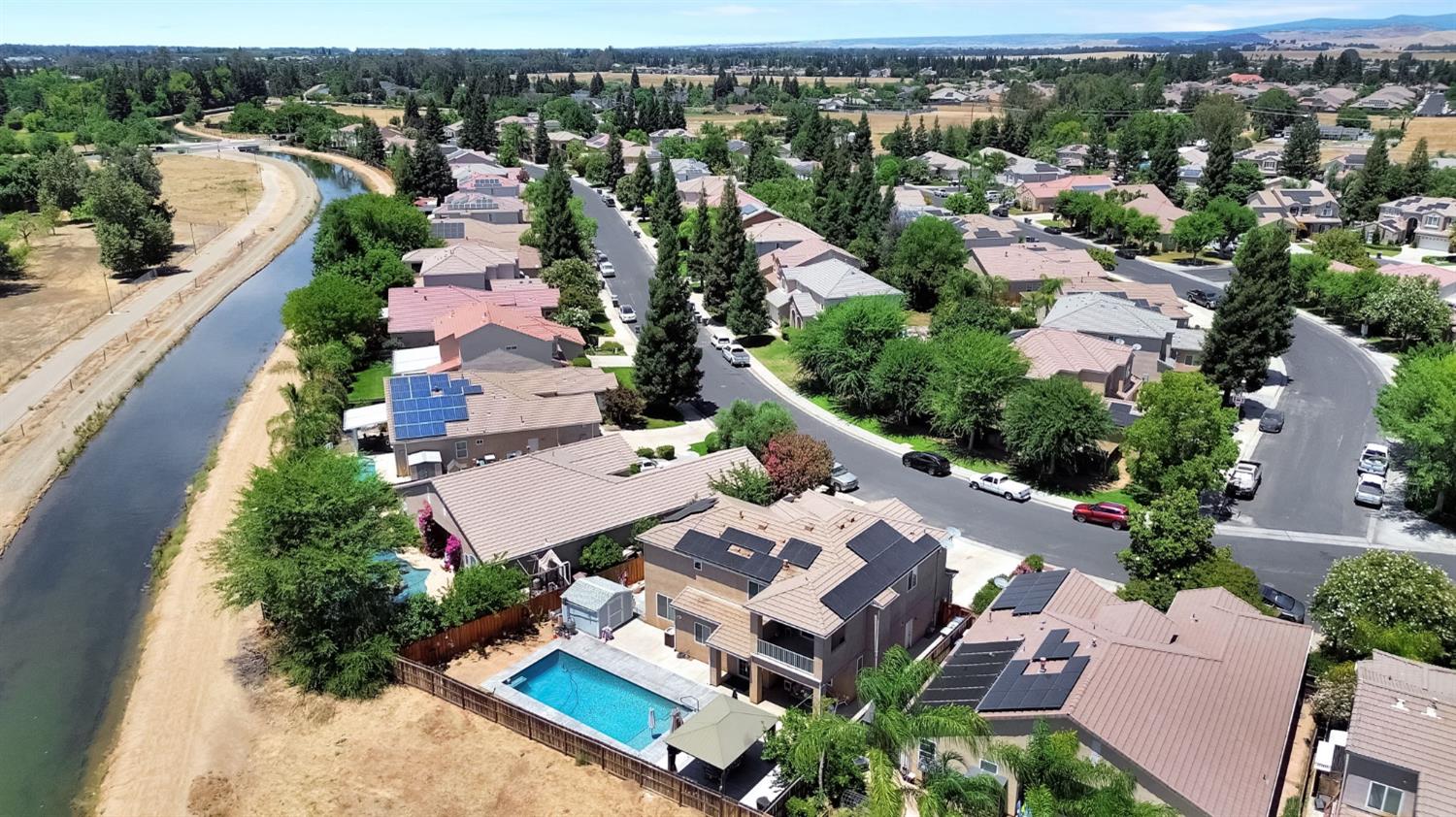 2768 Goshen Ave, Clovis, CA 93611