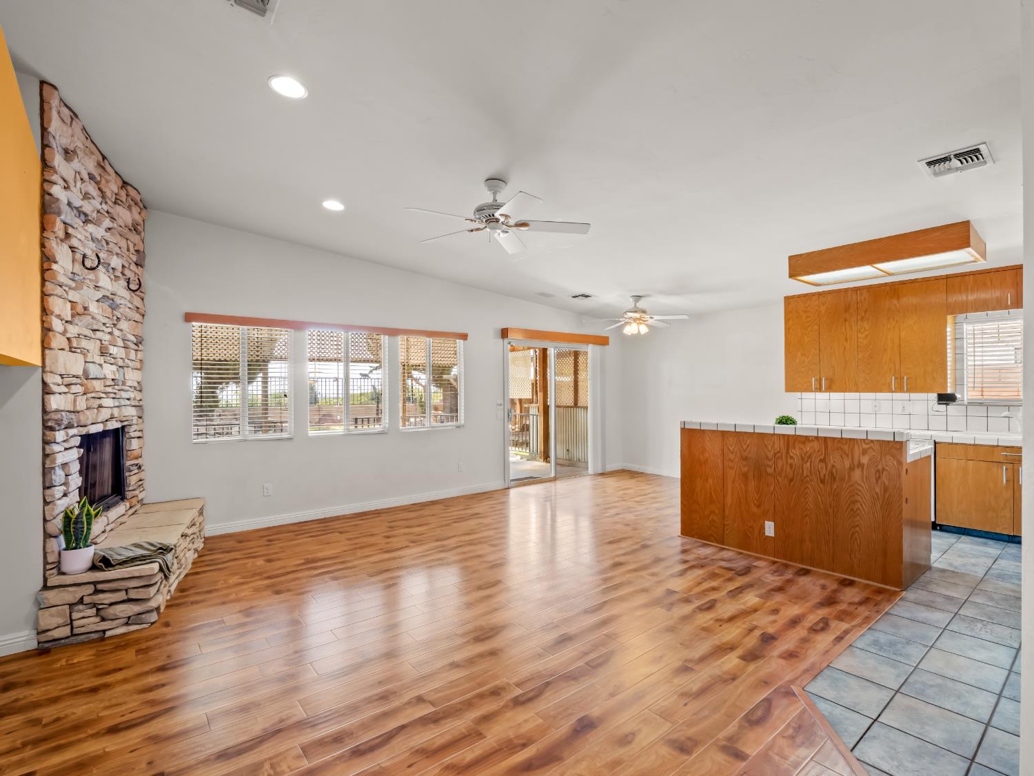 333 Terrace Hill Ave, Bakersfield, CA 93308