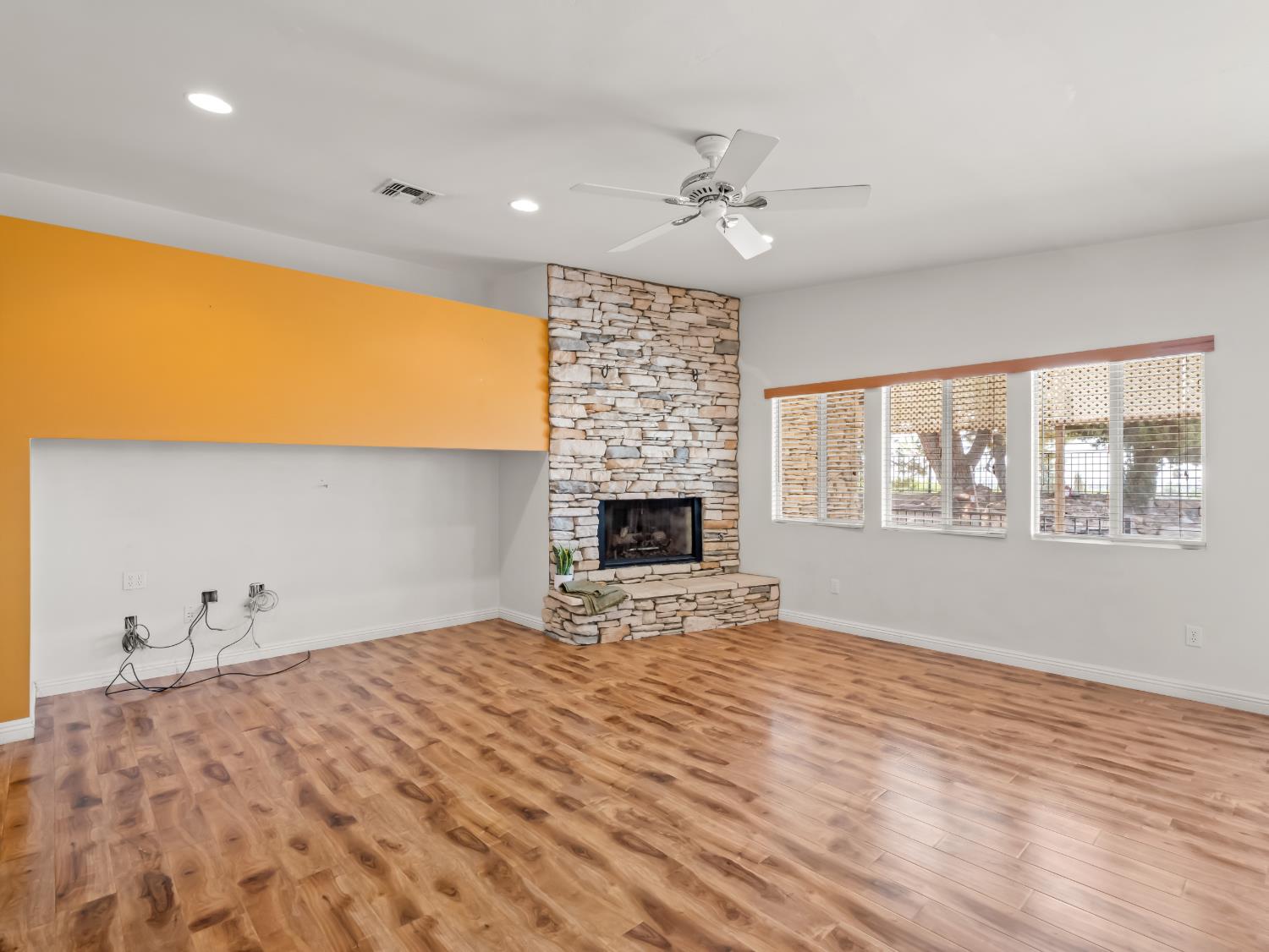 333 Terrace Hill Ave, Bakersfield, CA 93308