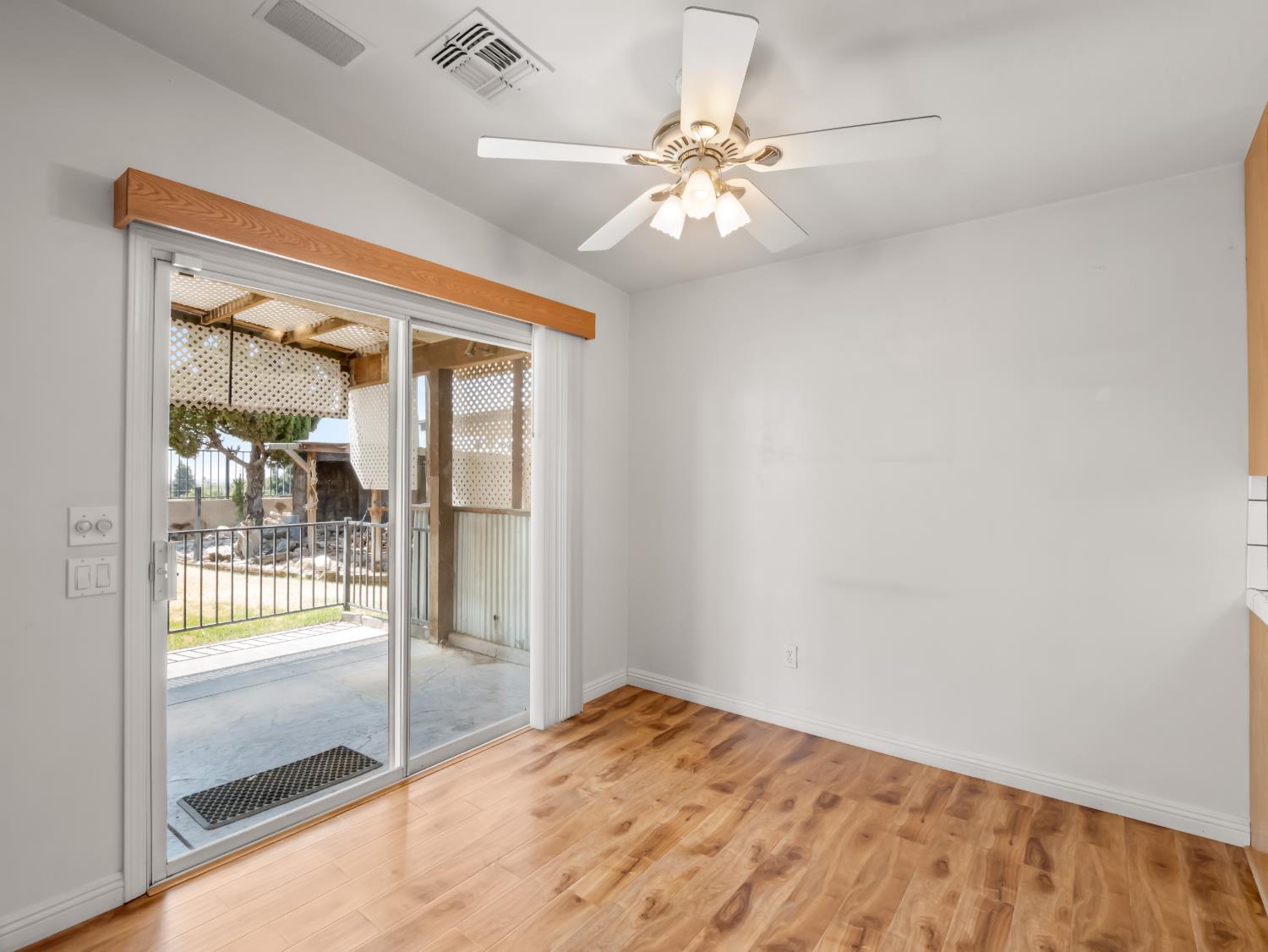 333 Terrace Hill Ave, Bakersfield, CA 93308