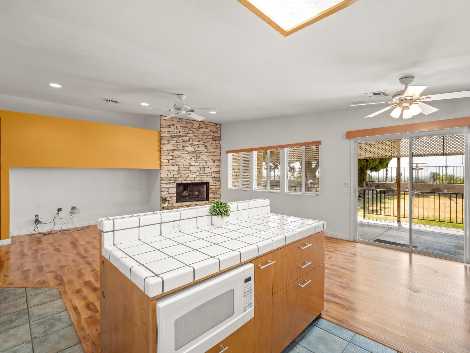 333 Terrace Hill Ave, Bakersfield, CA 93308