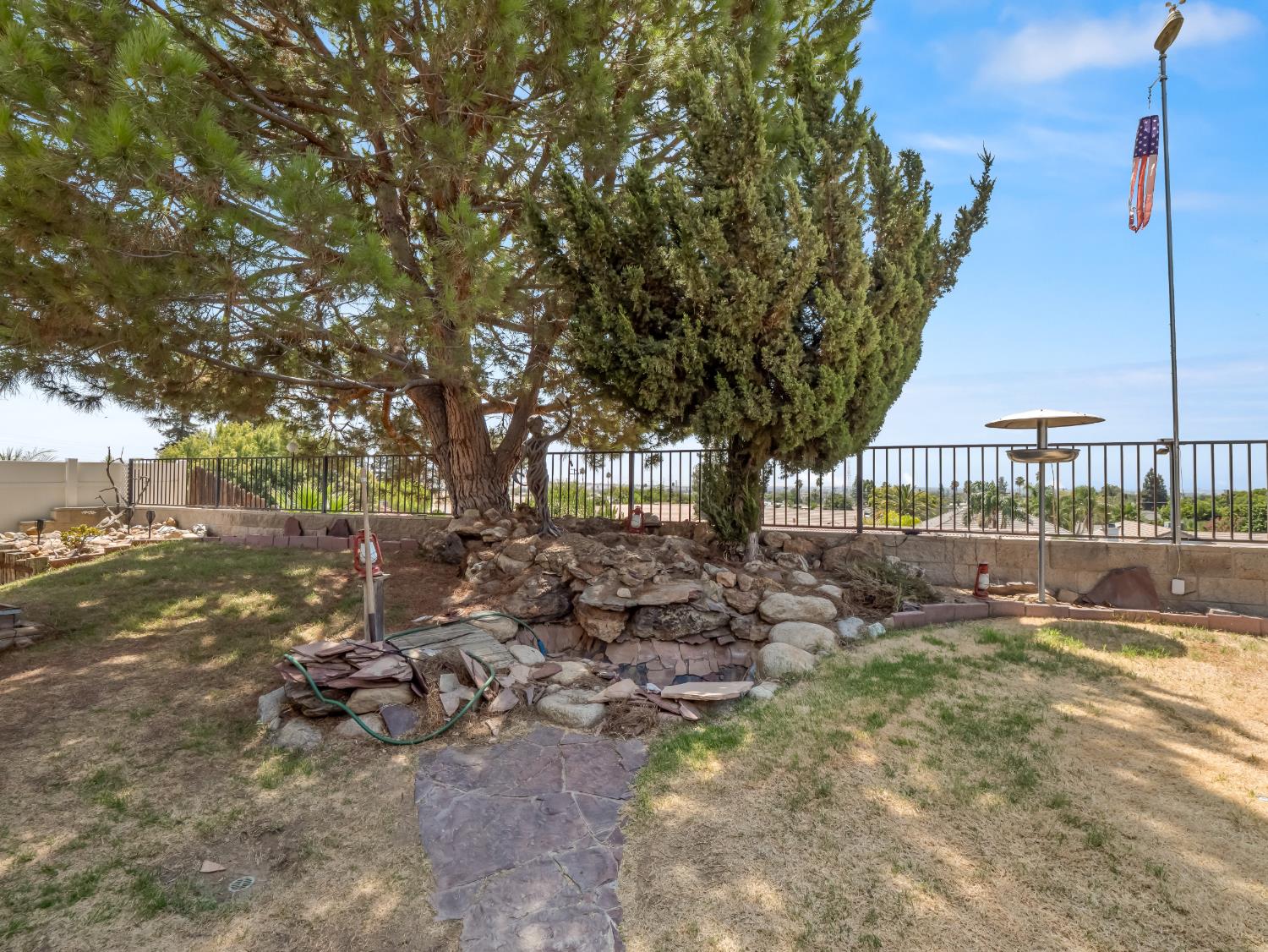 333 Terrace Hill Ave, Bakersfield, CA 93308