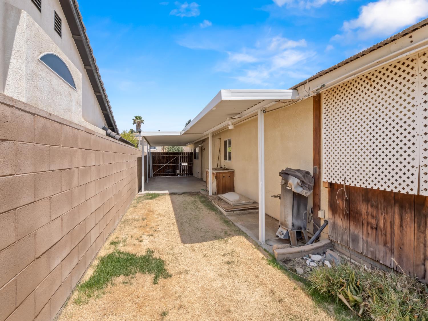 333 Terrace Hill Ave, Bakersfield, CA 93308