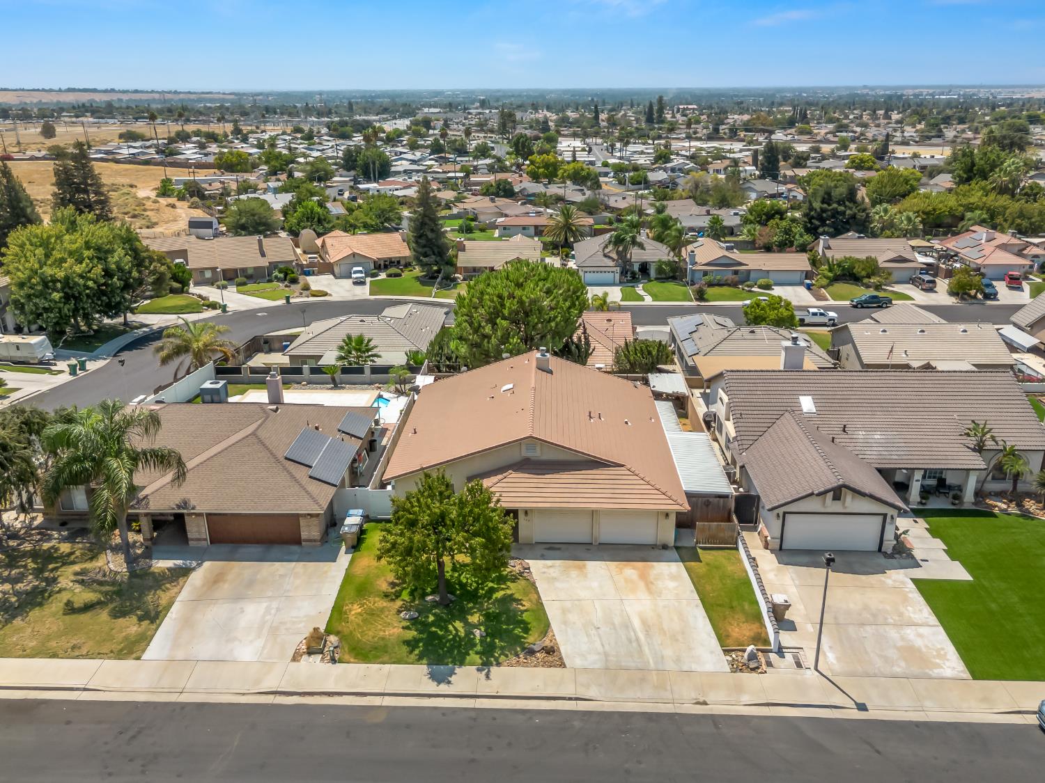 333 Terrace Hill Ave, Bakersfield, CA 93308