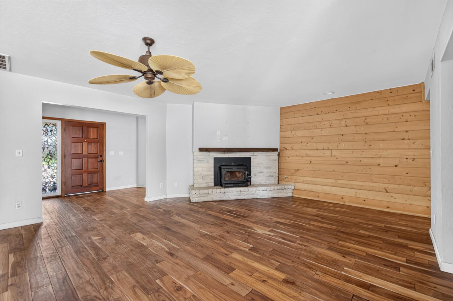 421 Shannon Ave, Madera, CA 93637