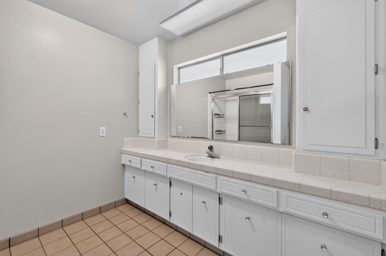 421 Shannon Ave, Madera, CA 93637