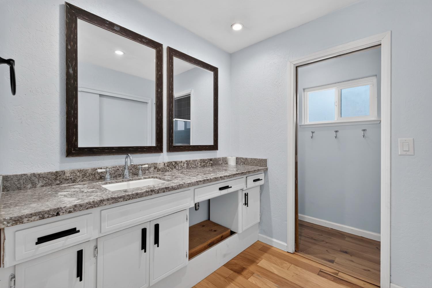 421 Shannon Ave, Madera, CA 93637
