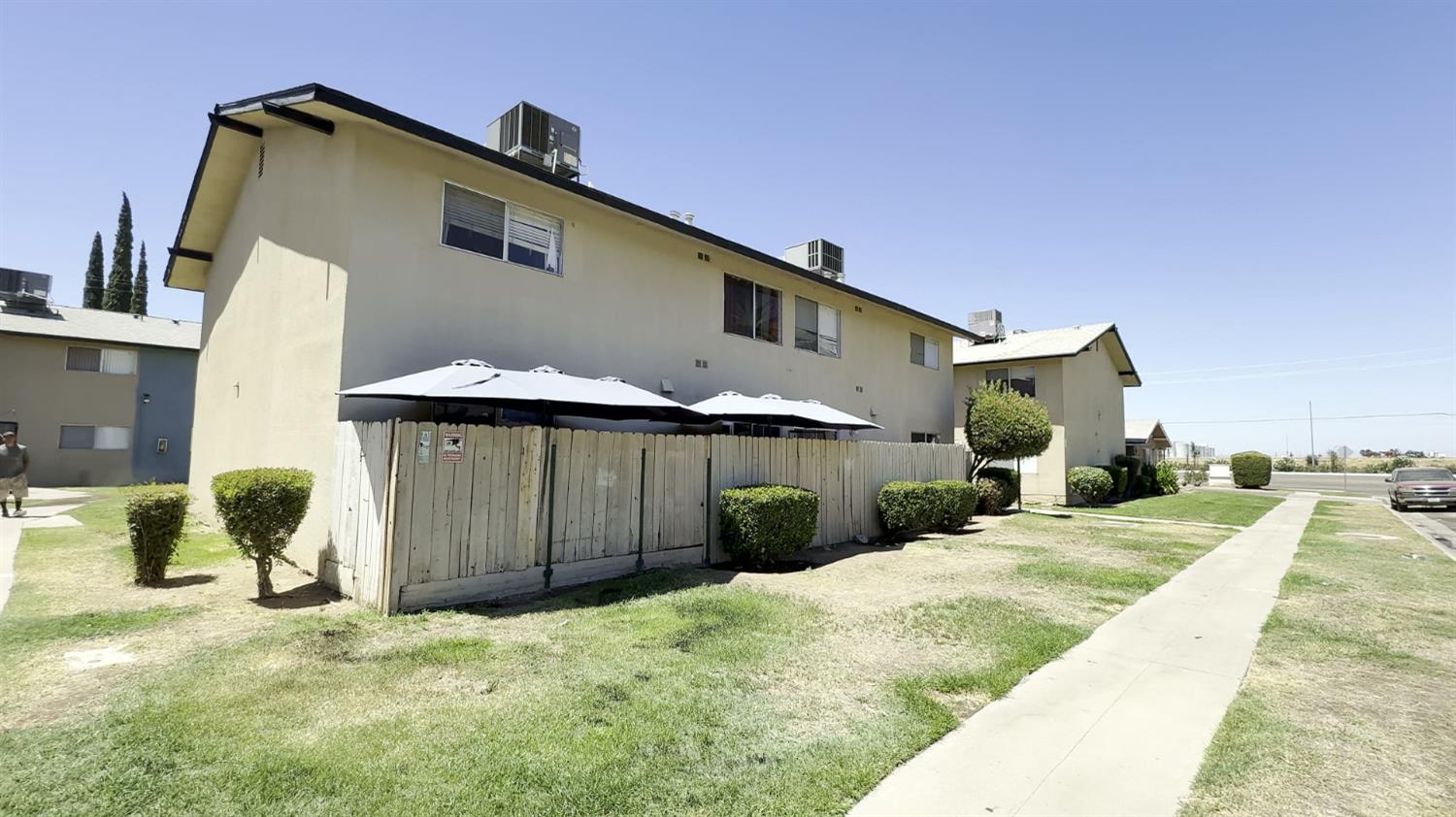 475 N Manila Ave, Fresno, CA 93727