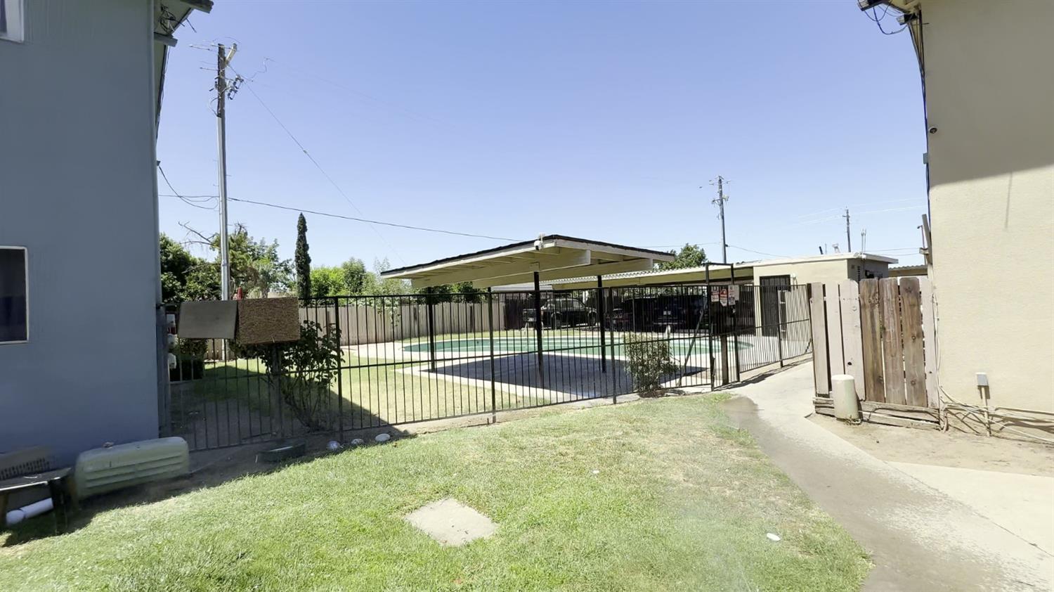 475 N Manila Ave, Fresno, CA 93727