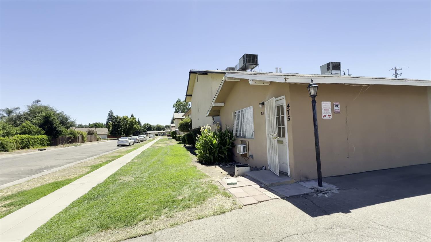 475 N Manila Ave, Fresno, CA 93727