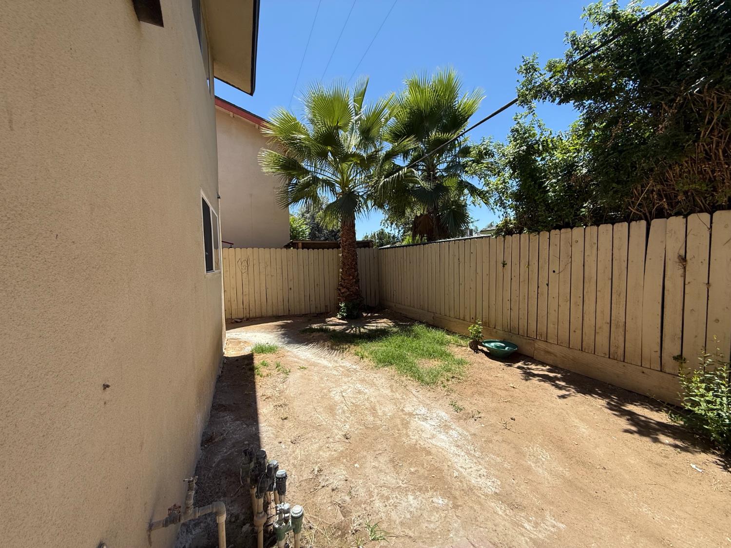 475 N Manila Ave, Fresno, CA 93727