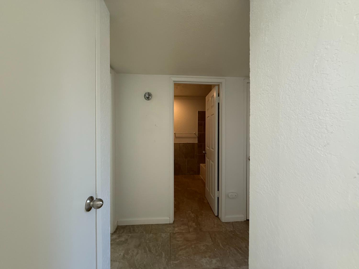 475 N Manila Ave, Fresno, CA 93727