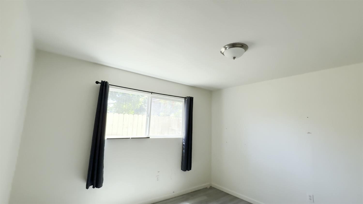 475 N Manila Ave, Fresno, CA 93727