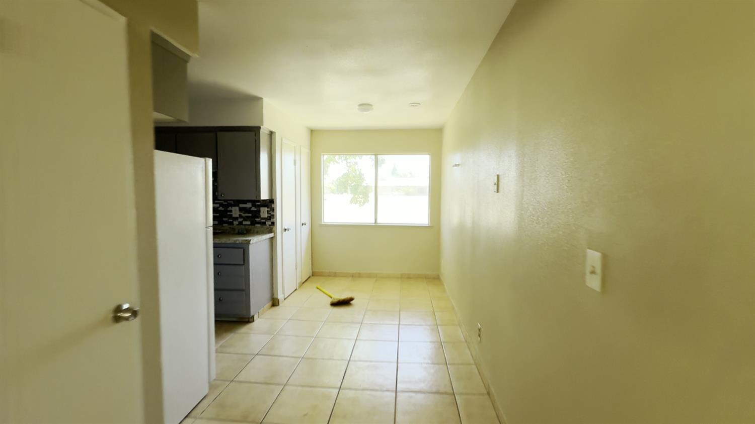 475 N Manila Ave, Fresno, CA 93727