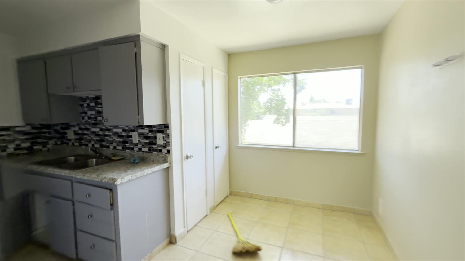 475 N Manila Ave, Fresno, CA 93727