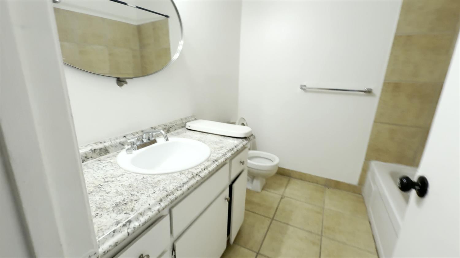 475 N Manila Ave, Fresno, CA 93727