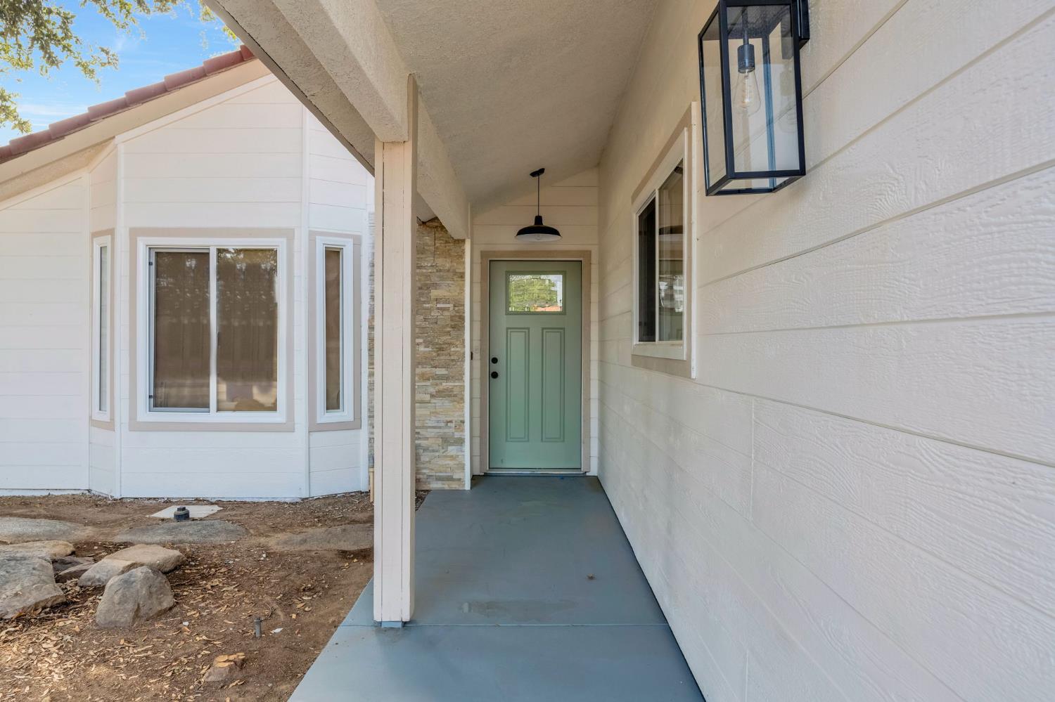 5193 W Warner Ave, Fresno, CA 93722