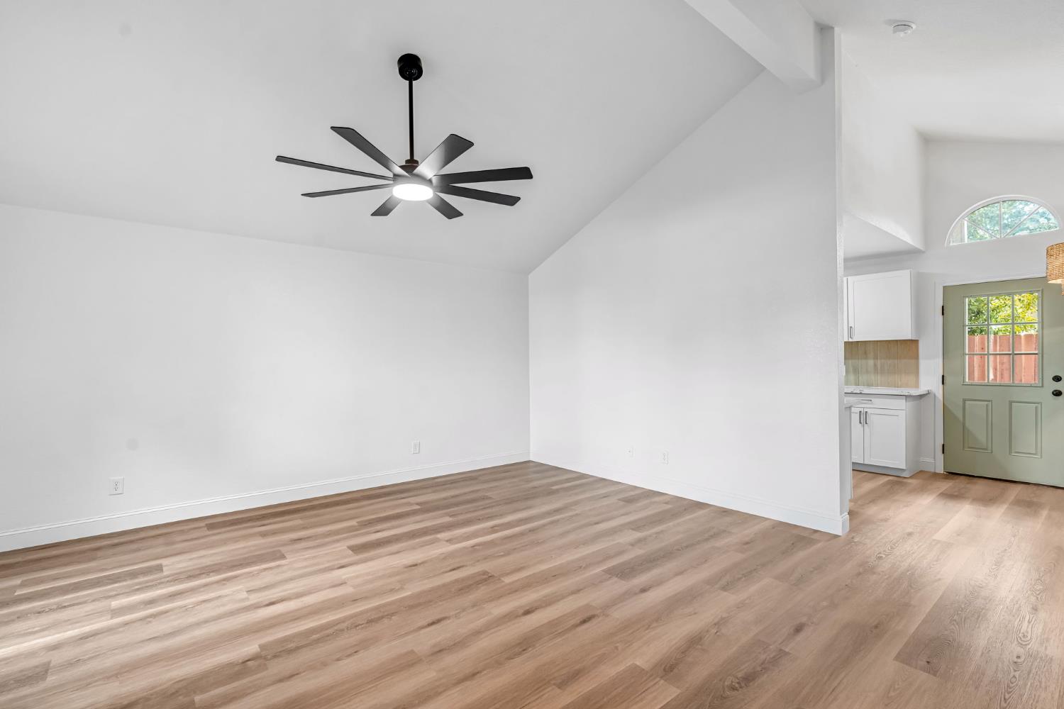 5193 W Warner Ave, Fresno, CA 93722