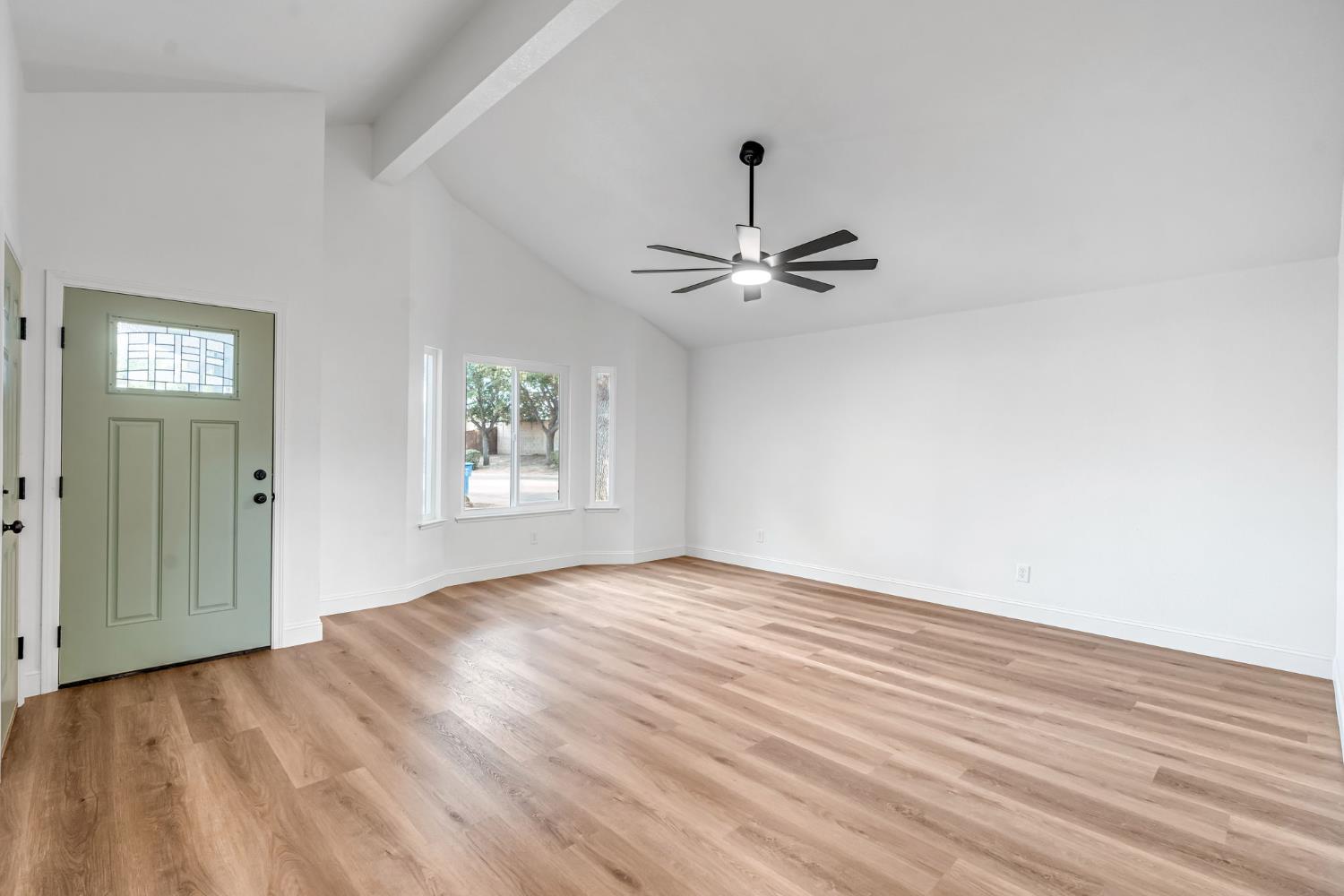 5193 W Warner Ave, Fresno, CA 93722