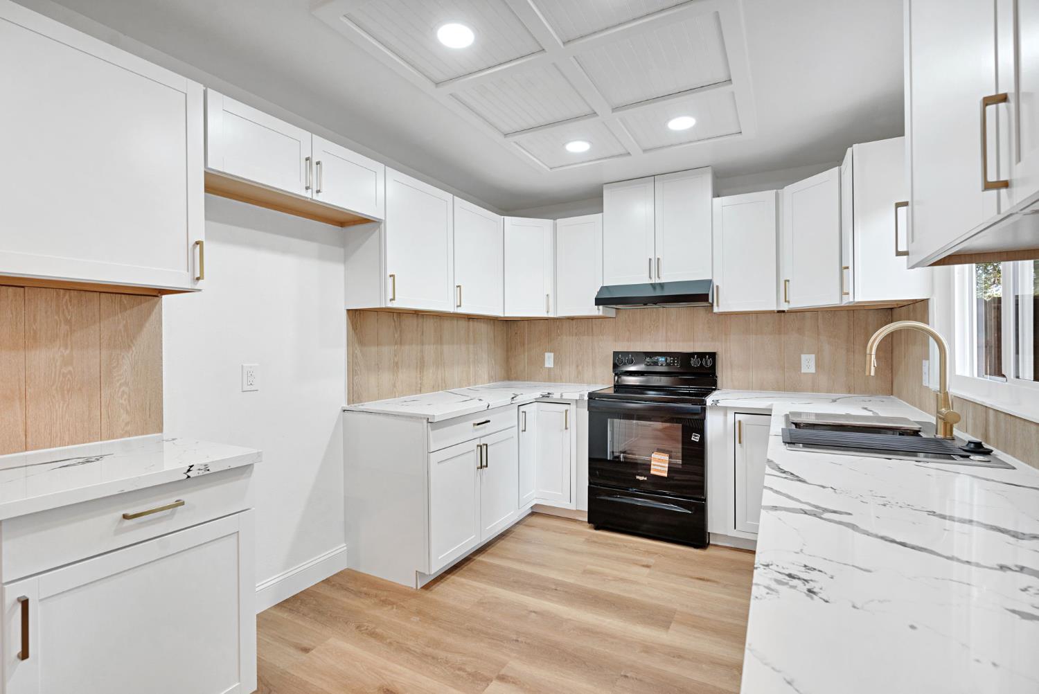 5193 W Warner Ave, Fresno, CA 93722