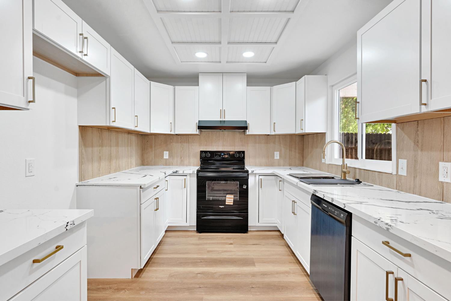 5193 W Warner Ave, Fresno, CA 93722