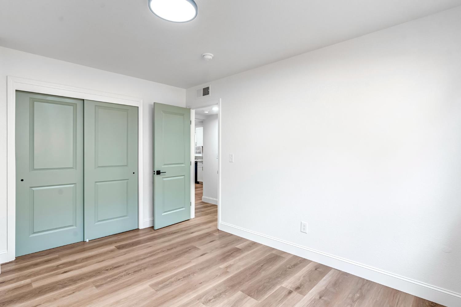5193 W Warner Ave, Fresno, CA 93722