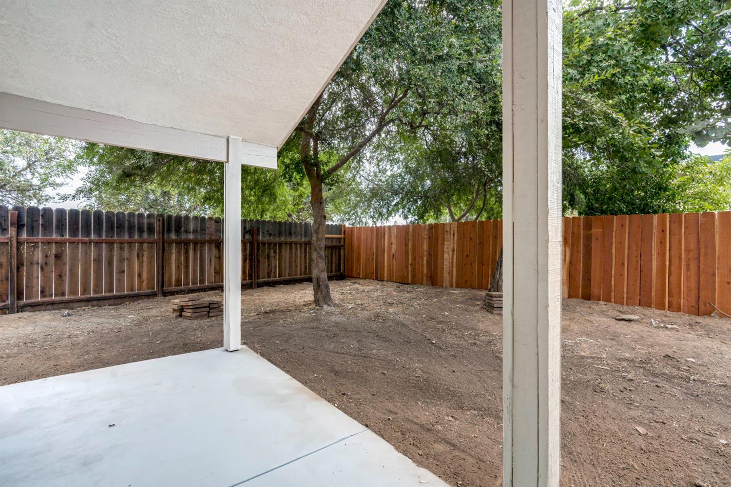 5193 W Warner Ave, Fresno, CA 93722