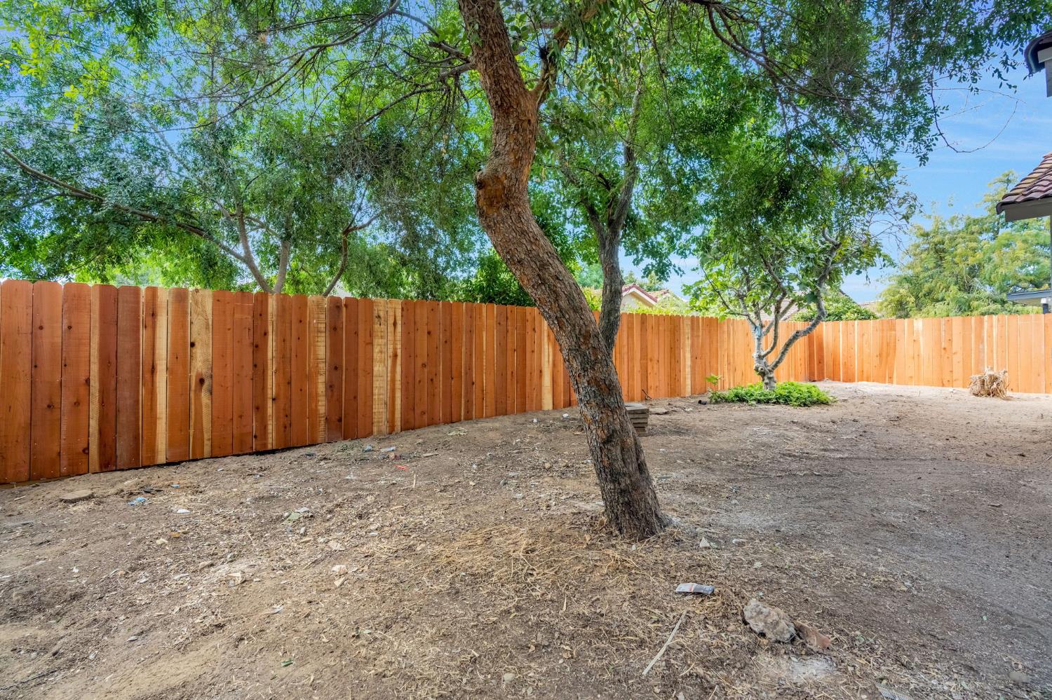 5193 W Warner Ave, Fresno, CA 93722