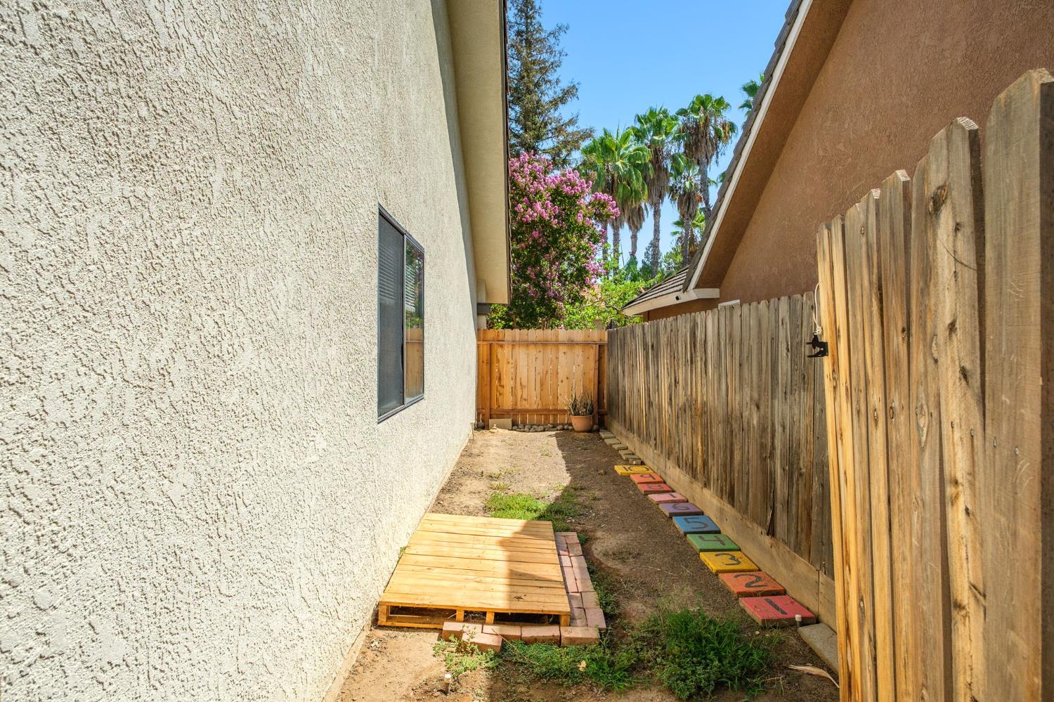 9255 N Recreation Ave, Fresno, CA 93720