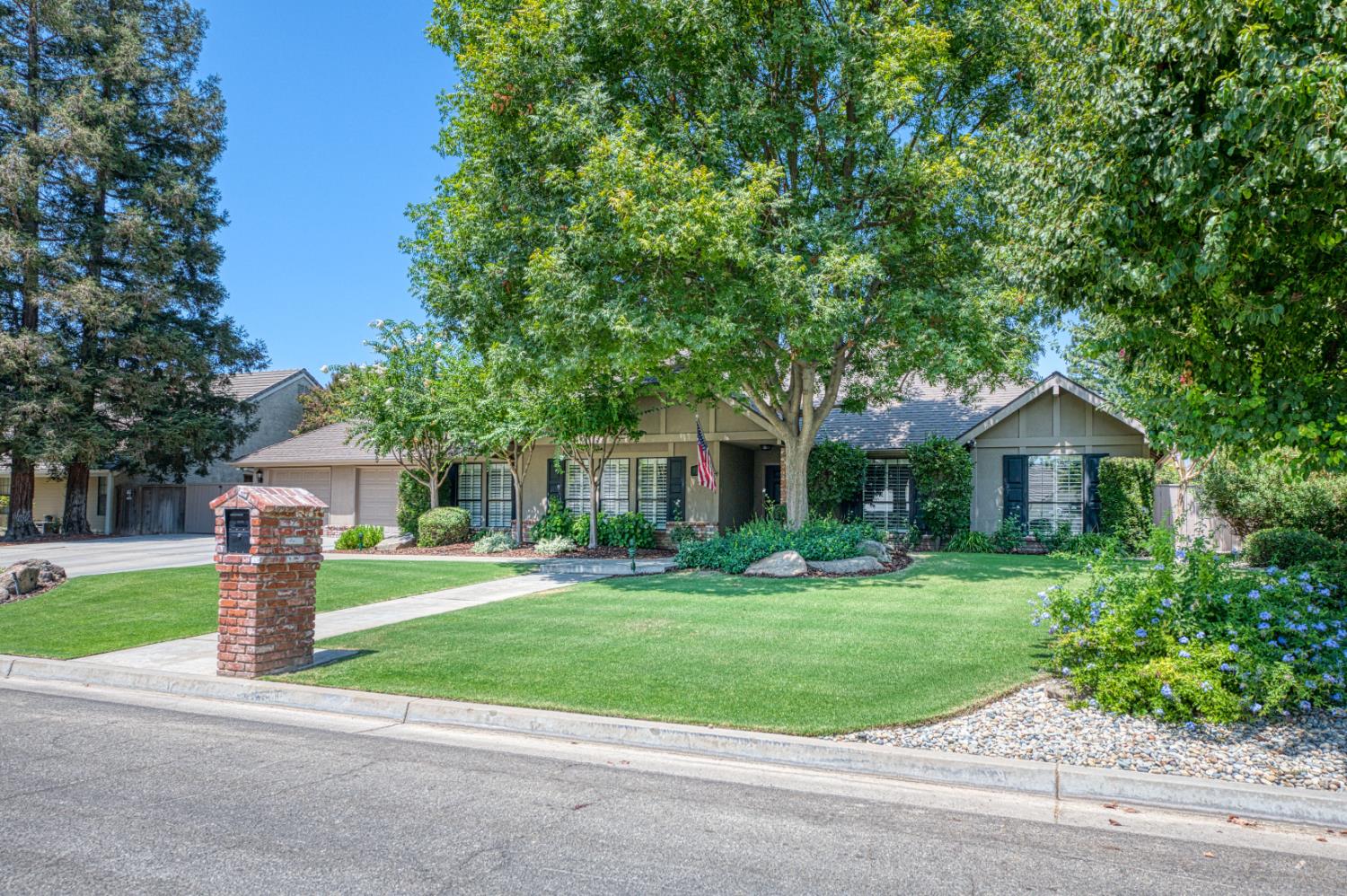 3738 W Minarets Ave, Fresno, CA 93711