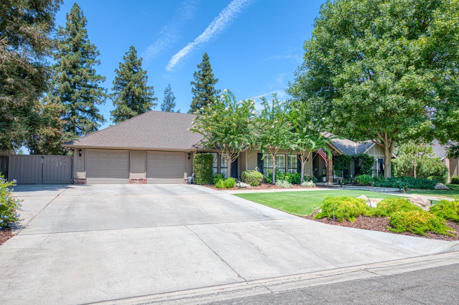 3738 W Minarets Ave, Fresno, CA 93711
