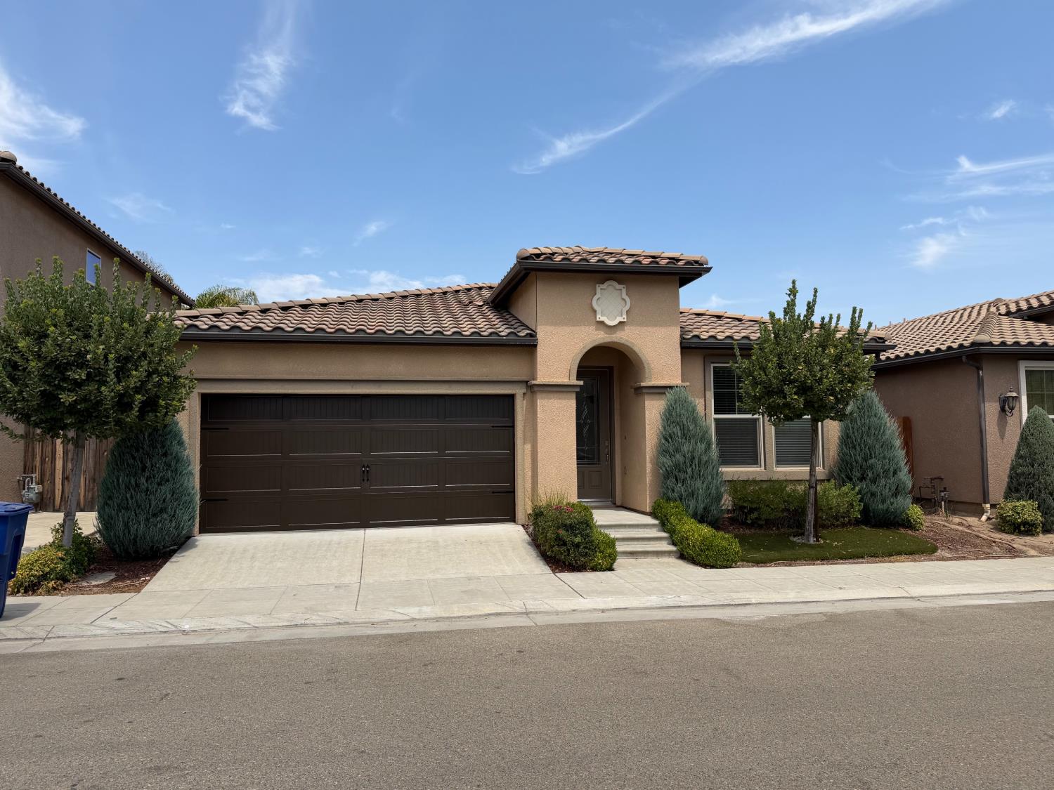 1820 E Bella Senterio Ave, Fresno, CA 93730