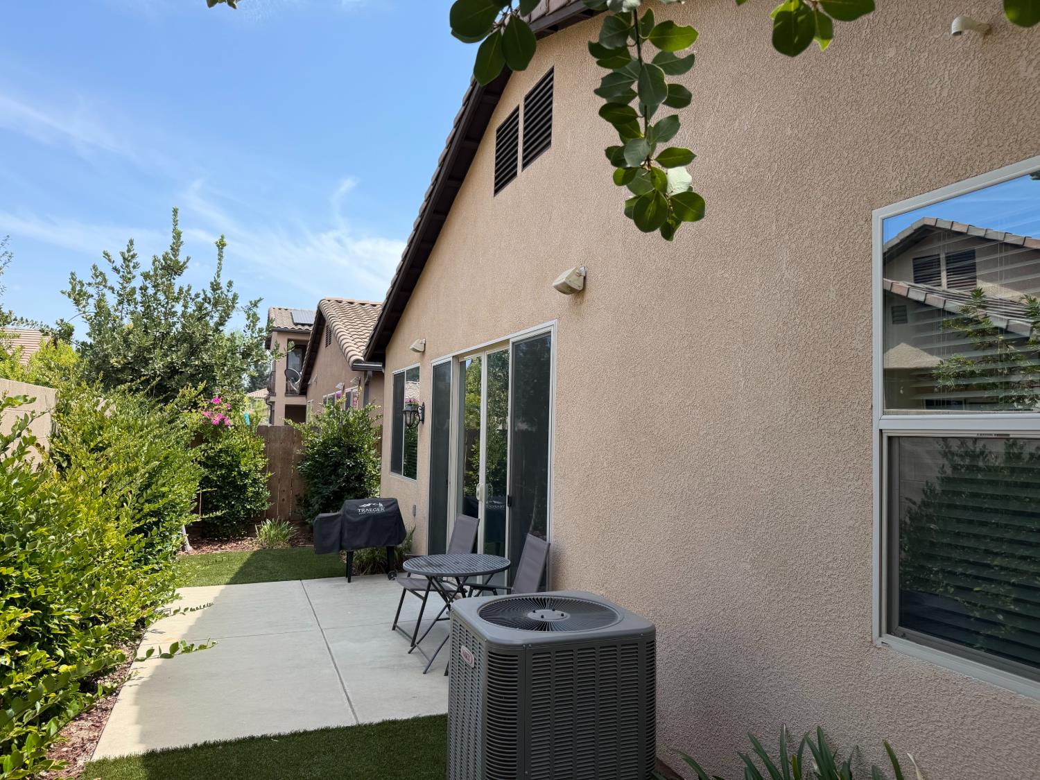 1820 E Bella Senterio Ave, Fresno, CA 93730