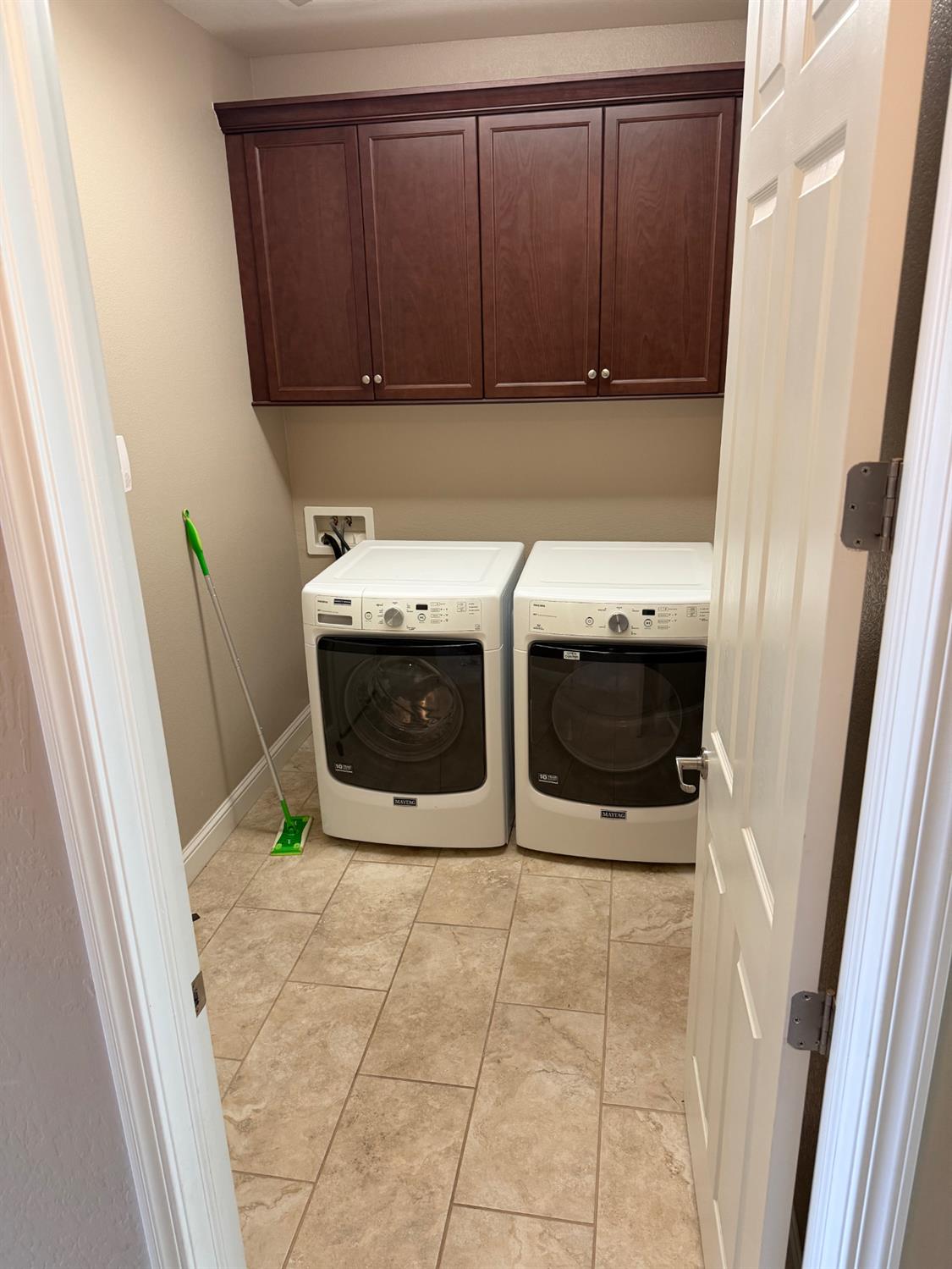 1820 E Bella Senterio Ave, Fresno, CA 93730