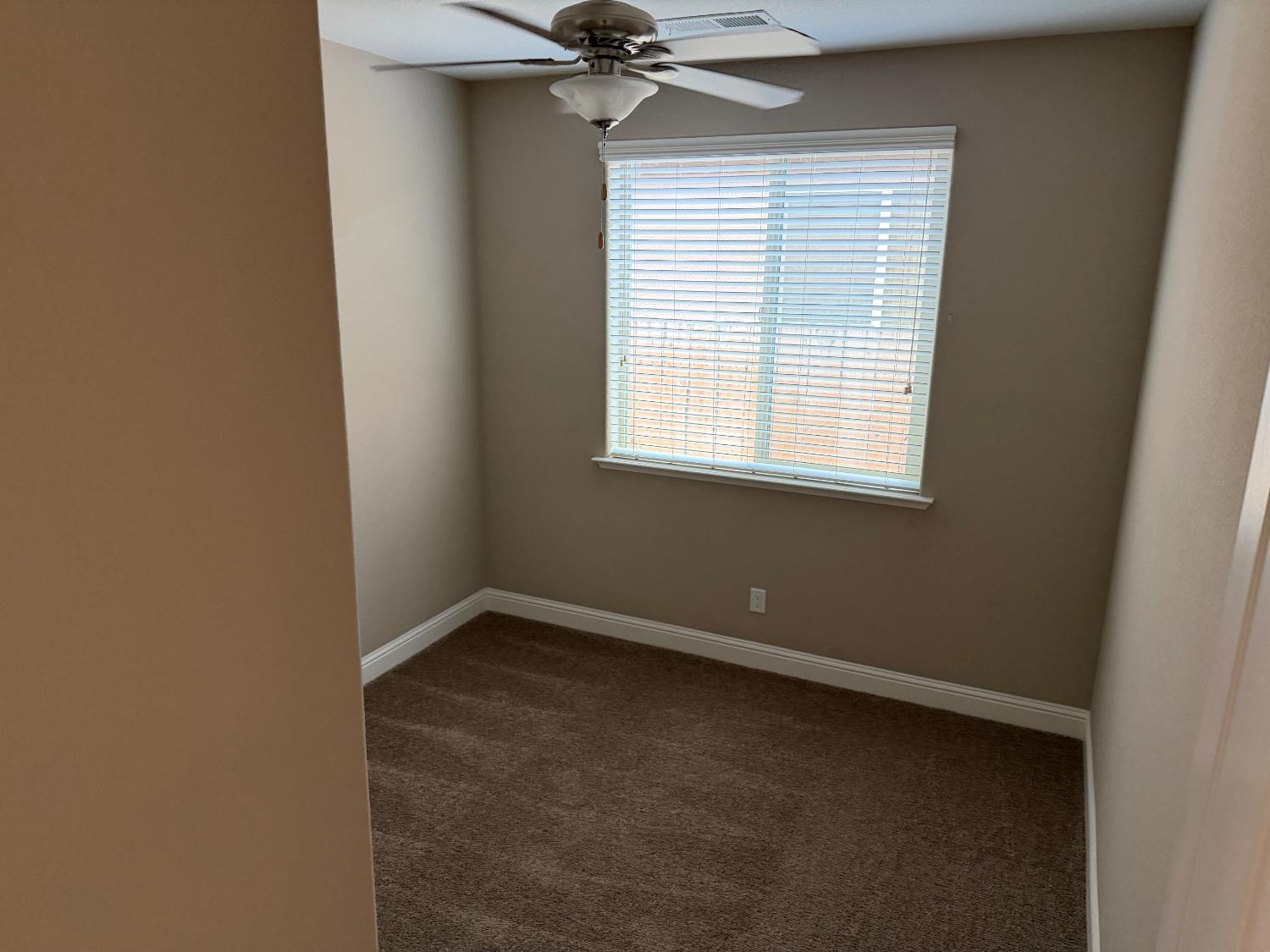 1820 E Bella Senterio Ave, Fresno, CA 93730