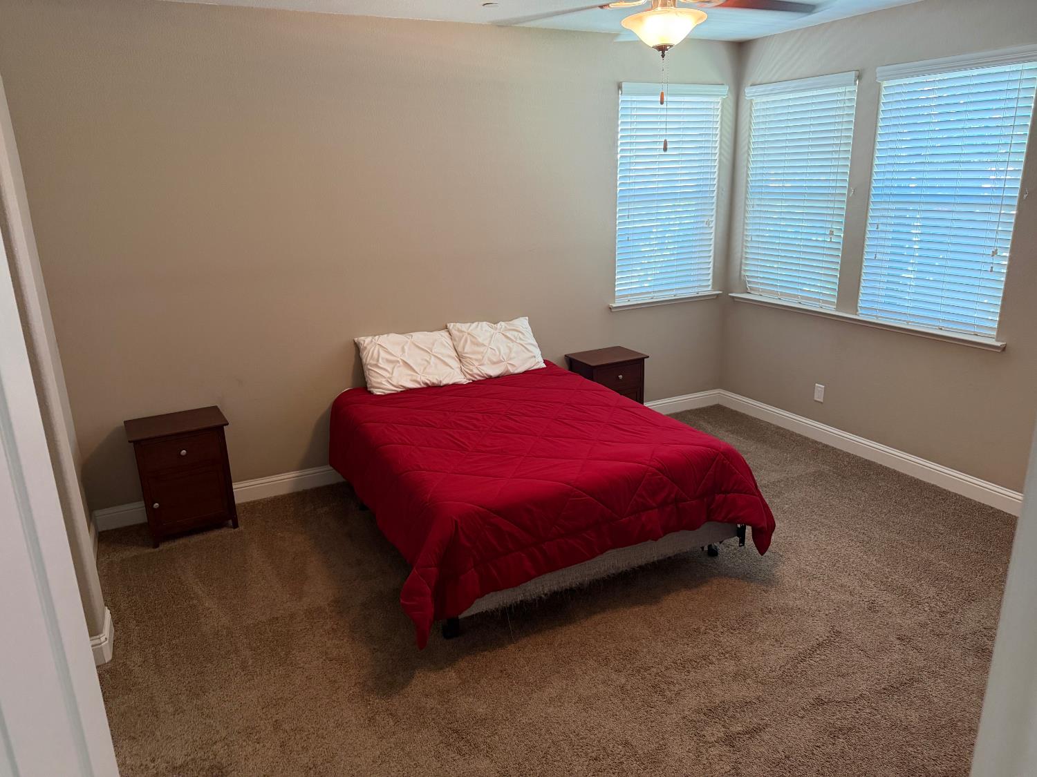 1820 E Bella Senterio Ave, Fresno, CA 93730