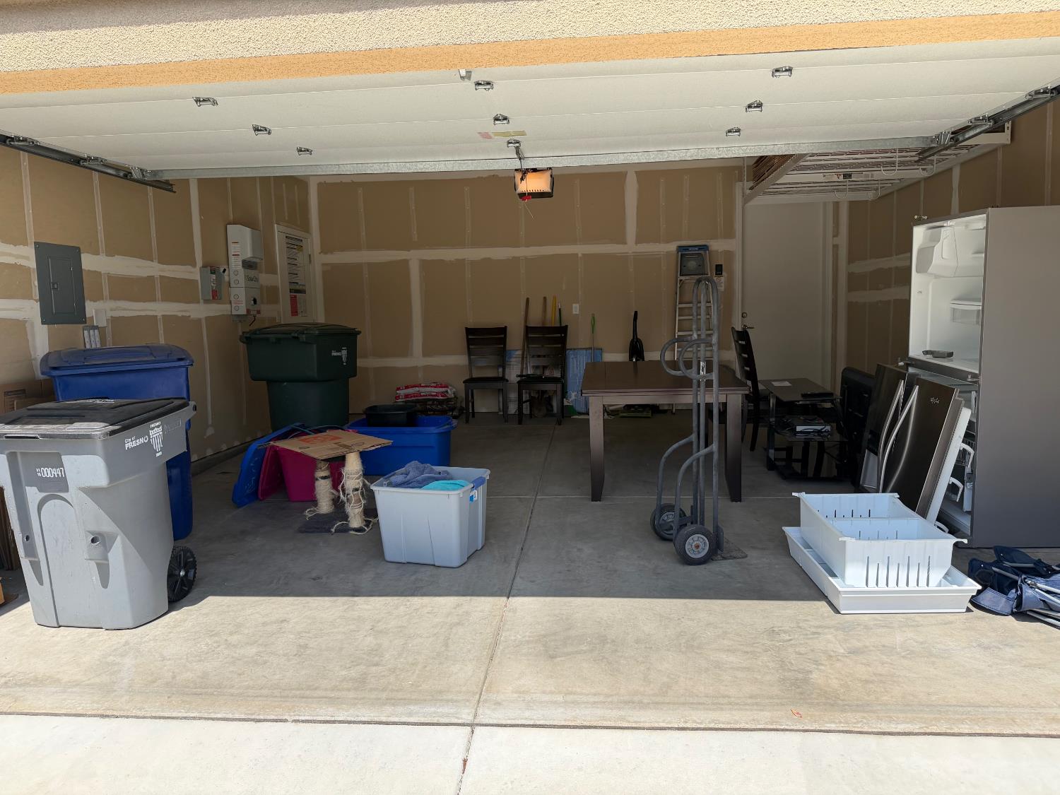 1820 E Bella Senterio Ave, Fresno, CA 93730