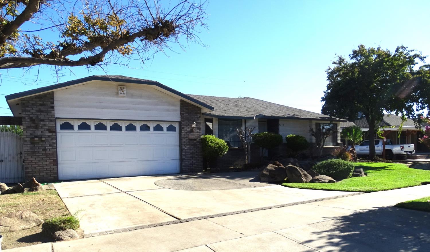 1425 Flint Way, Fresno, CA 93705