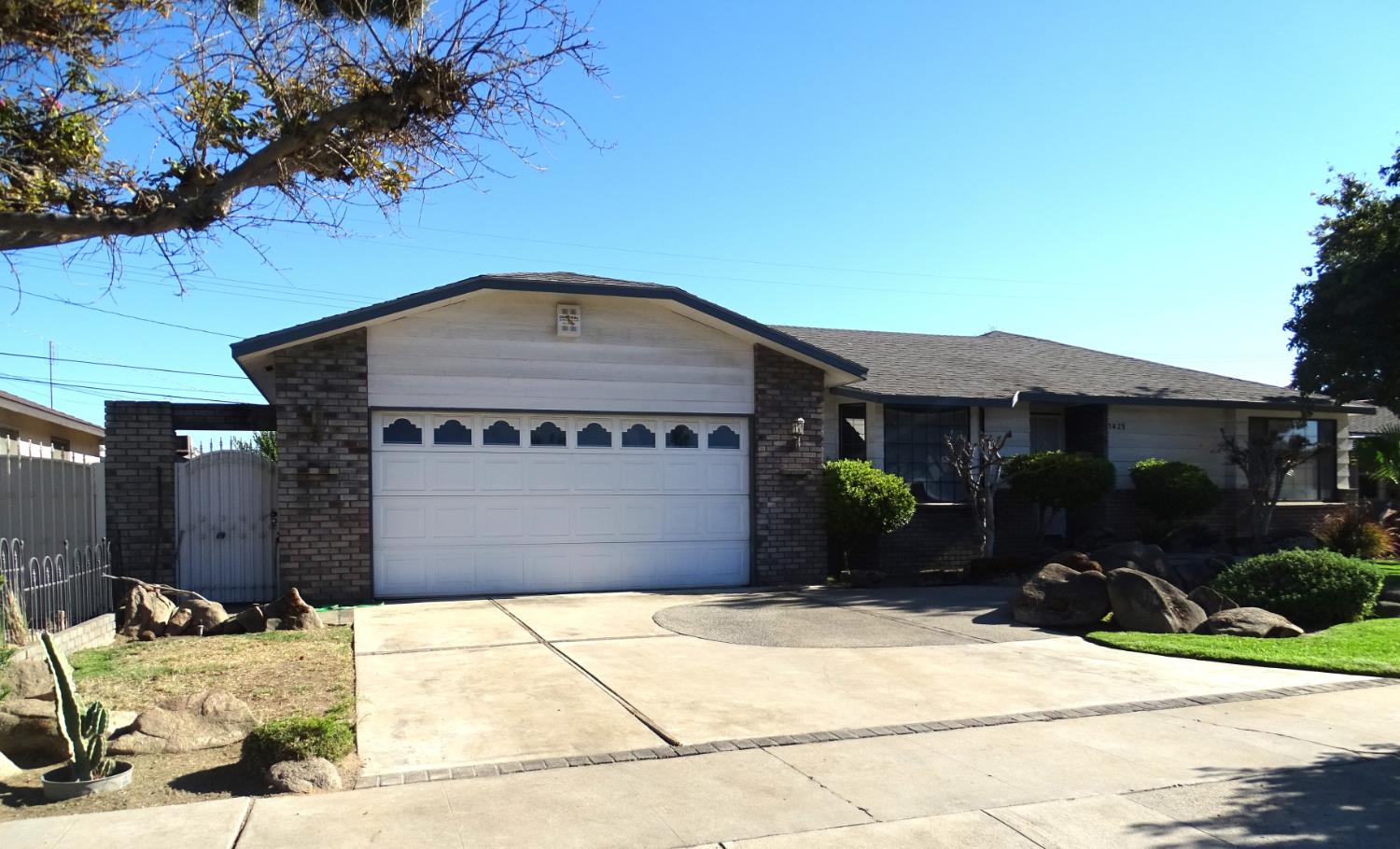 1425 Flint Way, Fresno, CA 93705