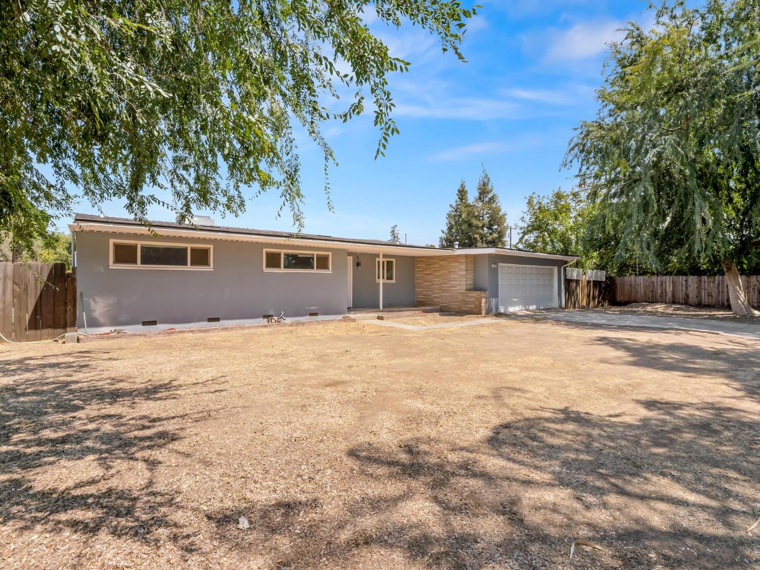 948 W Gettysburg Ave, Fresno, CA 93705