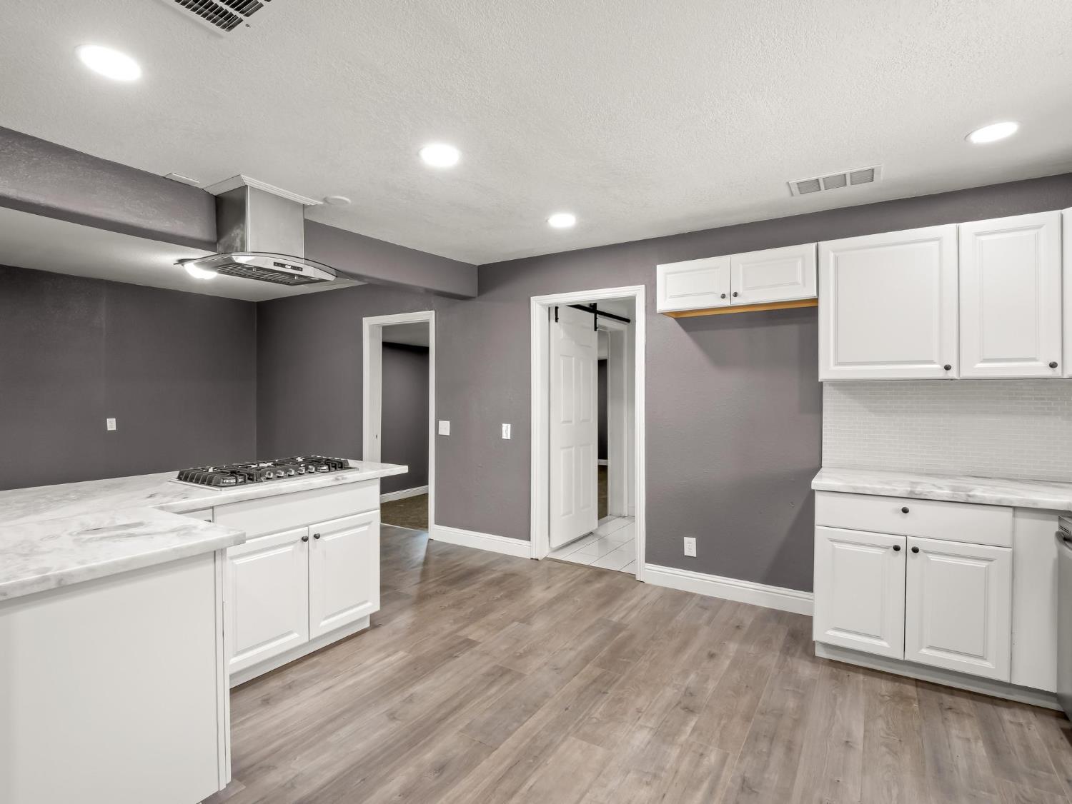 948 W Gettysburg Ave, Fresno, CA 93705
