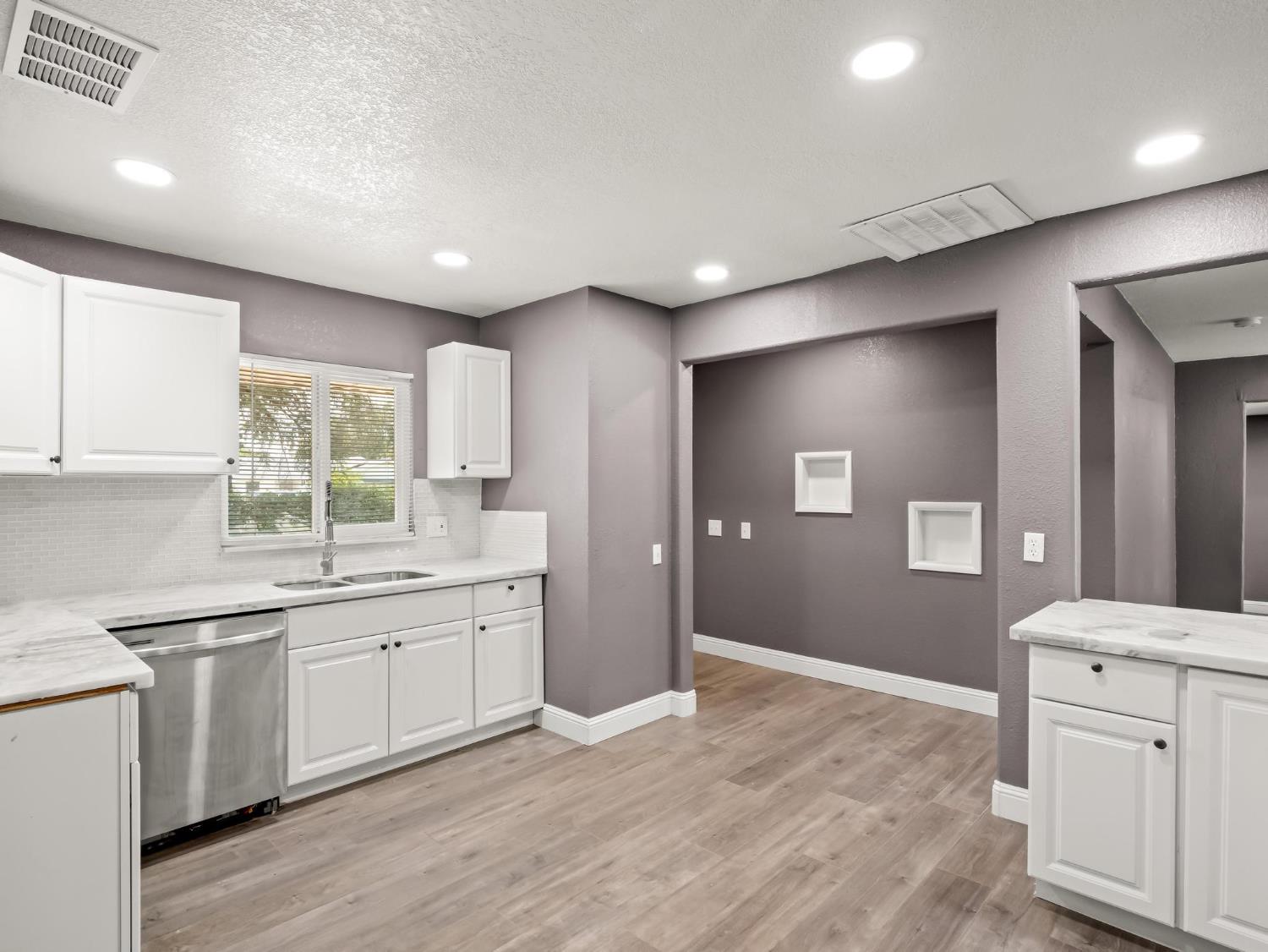 948 W Gettysburg Ave, Fresno, CA 93705