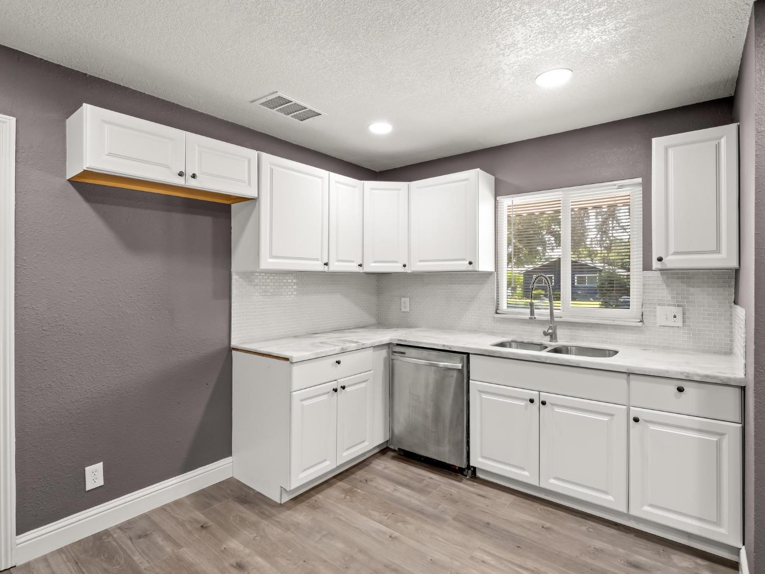948 W Gettysburg Ave, Fresno, CA 93705