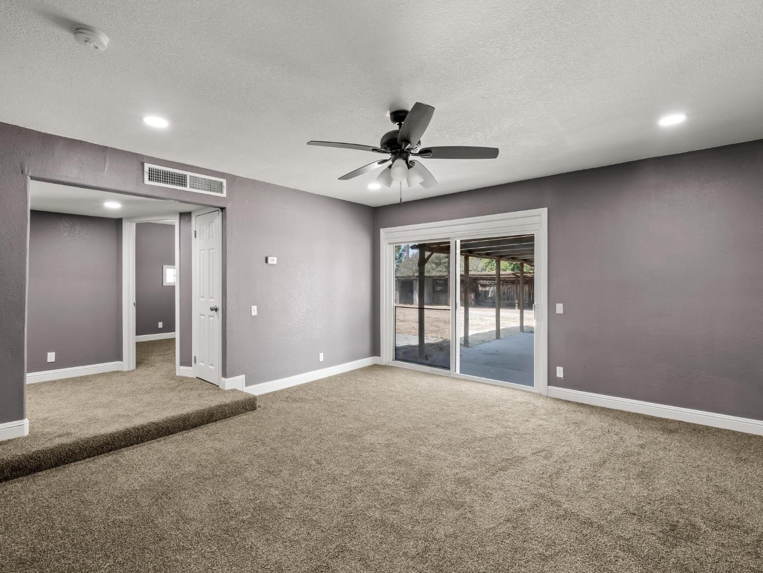 948 W Gettysburg Ave, Fresno, CA 93705